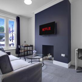 The Quayside Apartments - Central, Steps to Gloucester Quays, Parking and Smart TV