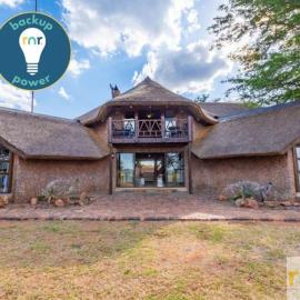Zebula 4-bedroom, 12 sleeper - 63, hotel em Warmbaths