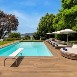 Italian Lakes villa with heated pool, hotel en Besozzo