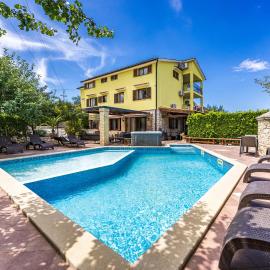 Villa Bucks near Poreč for 20 persons with Sea View, Whirlpool, Sauna & Fitness