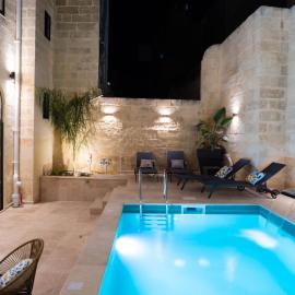 Villa Windsor 5BR With Heated Pool, Jacuzzi, Gym, Sauna and Cinema Room, hotel a Sliema