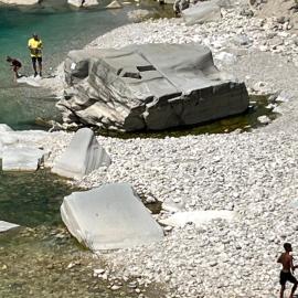 Room for Rent, hotel i Brataj