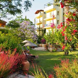 Emel Pension, hotel sa Güzelçamlı