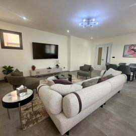 Sublime appartement avec Piscine, 2 chambres au Point E, Dakar、ダカールのホテル
