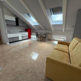 COZY APARTMENT NEAR MiLAN, hotel en Bresso