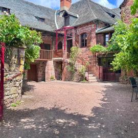 Maison de la Fontaine - Typique - Bourg de Collonges, hotel a Collonges