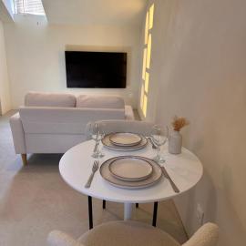 Studio Santorin Climatisé, hotelli kohteessa Périgueux