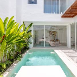 White Palm Villa, hotel in Canggu