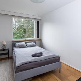 Spacious one-bedroom apartment near downtown, hotel in Lahti