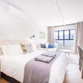 Paarl 137 - Superior Studio Apartment with AC and Parking