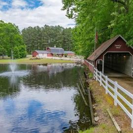 Skippers VA Lakefront 3BR | Dock + Firepit, hotel en Skippers