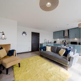 Step Free 2 Bed 2 bath Oasis Flat Close to David Lloyd Gym with Fully Equipped Kitchen& Parking in Dartford Mins from station and 45 mins into Central London