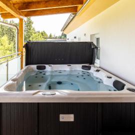 Ferienbahnhof Fichtental Gleisblick Lounge، فندق في Prackenbach