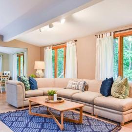Central AC 3 Min Walk to Pond, hotel a Barnstable