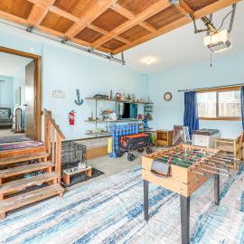 Walk to Beach: Dog-Friendly Home in Lincoln City