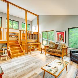 Walk to Semi-Private Beach: Lake Michigan Getaway, hotel u gradu 'Montague'