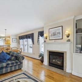 Northern Lights: 3 br, fireplace, free ski shuttle, a/c, walkable Village location!