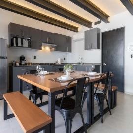 3Ph Amazing 2Bdrm 2bath private terrace fits 10