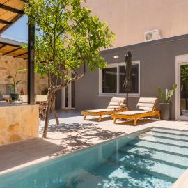 Sofia Luxury Villa, khách sạn ở Krousón