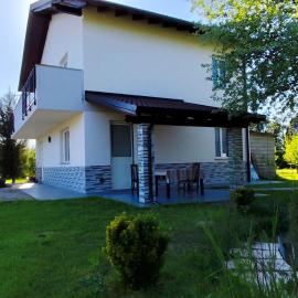 Villa Doku, hotel in Valias