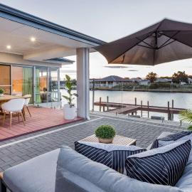 Stylish Marina-Front Getaway, hotel Geographe városában