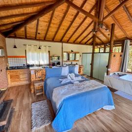 Chalé Valle dos sonhos romântico privativo com hidromassagem e lareira, khách sạn ở Gonçalves