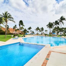 BeachFront Appt with Amazing Pool in Pto Aventuras