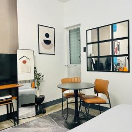 Accessible, With Own Kitchen & Bath and Big Bed Cozy Unit, hotel in Naga