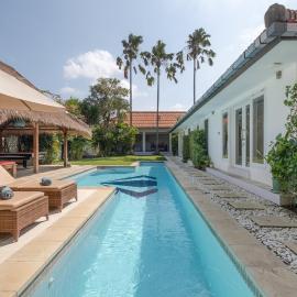 Elsies Villa - With Cook, Butler, Private Gym and Pool Table