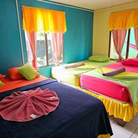 Cabinas Miss Miriam 2, hotel a Tortuguero