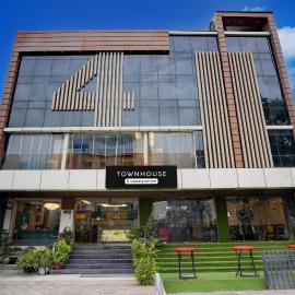 OYO Townhouse Prayagraj Central Bus Terminal Formerly Hotel Four View – hotel w mieście Civil Lines