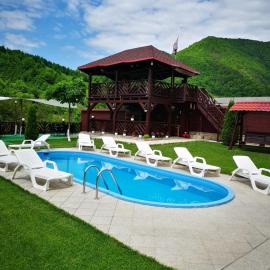 Pridvorul Haiducilor, hotel en Slănic-Moldova