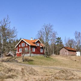 Amazing Home In Ed With Lake View, hotel i Ed