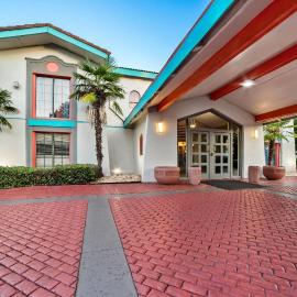 Howard Johnson by Wyndham Columbus Fort Benning