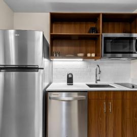 Everhome Suites Chandler Phoenix Fashion Center، فندق في Chandler