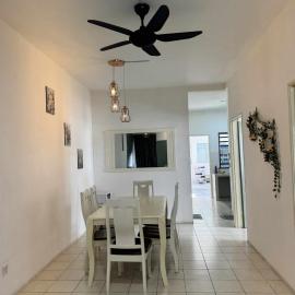 AYAAN Gaming Hub Homestay- Xperience free Ps4 gaming & Netflix, hotel in Tanah Rata