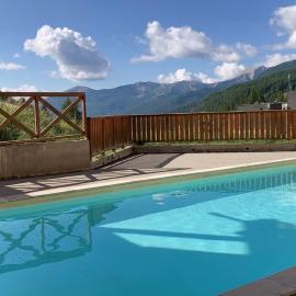 Appartement 35 m2 4p proche des pistes de ski la foux d Allos Avec piscine chauffée saison été et wifi, hotel u gradu La Foux d'Allos