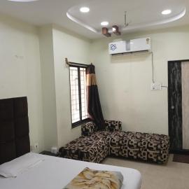 LL Guest House, hotel a Hinganghāt
