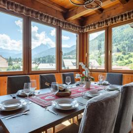 Design alpino in centro con balcone e parcheggio
