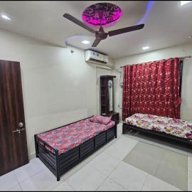 AC Bed Near G-Corp Office, Thane West Male only, hotel en Thane