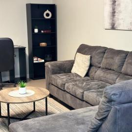 1 Bedroom studio apartment, hotel in Daniels