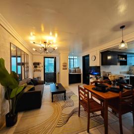Escape to LuxHomme Your Spacious Sanctuary in the Heart of Baguio, hotel v mestu Baguio