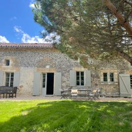 La croix des granges - le gîte, hotell sihtkohas Chapdeuil