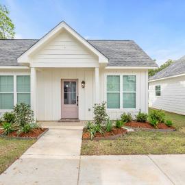 Fairway Cottage 2BR Retreat Near Sportsplex, Hotel in Youngsville