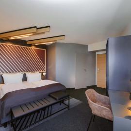 B&B Hotel Berlin-Airport، فندق في شونيفيلد