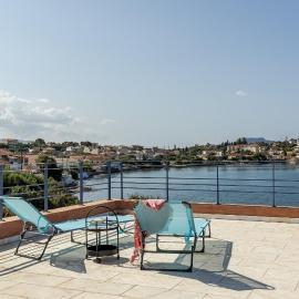 Elaia's Modern Villa - Panoramic Sea View, hotel u gradu 'Elia Laconias'