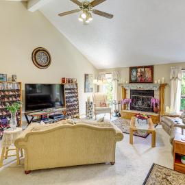 5 Mi to Platte River: Inviting Bellevue Rental, hotel in Bellevue