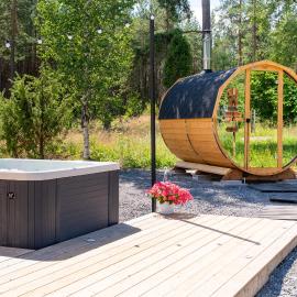 Himos Stonelake - two saunas and a hot tub, hotel em Jämsä