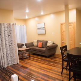 Upstairs 3 Bedroom Avalon Regia Apartment