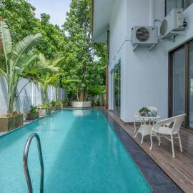 Casa Aurem Candolim Luxury 4BHK Pvt Pool Villa, Hotel in Goa